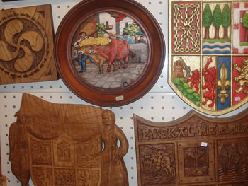 Artesanía tradicional en Echeve Souvenirs